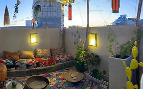 Riad Lumiere